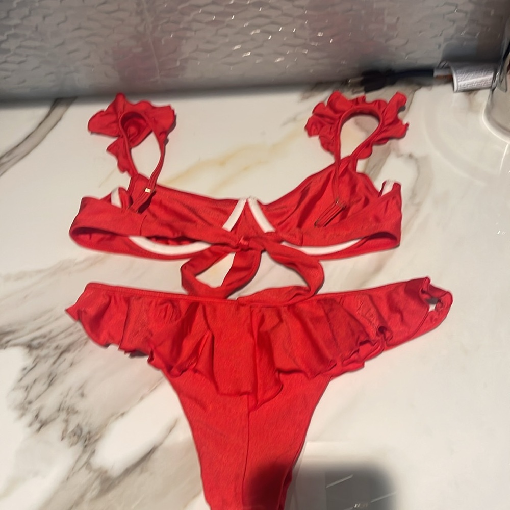 Salty k ruffle bikini size large - Picture 2 of 2